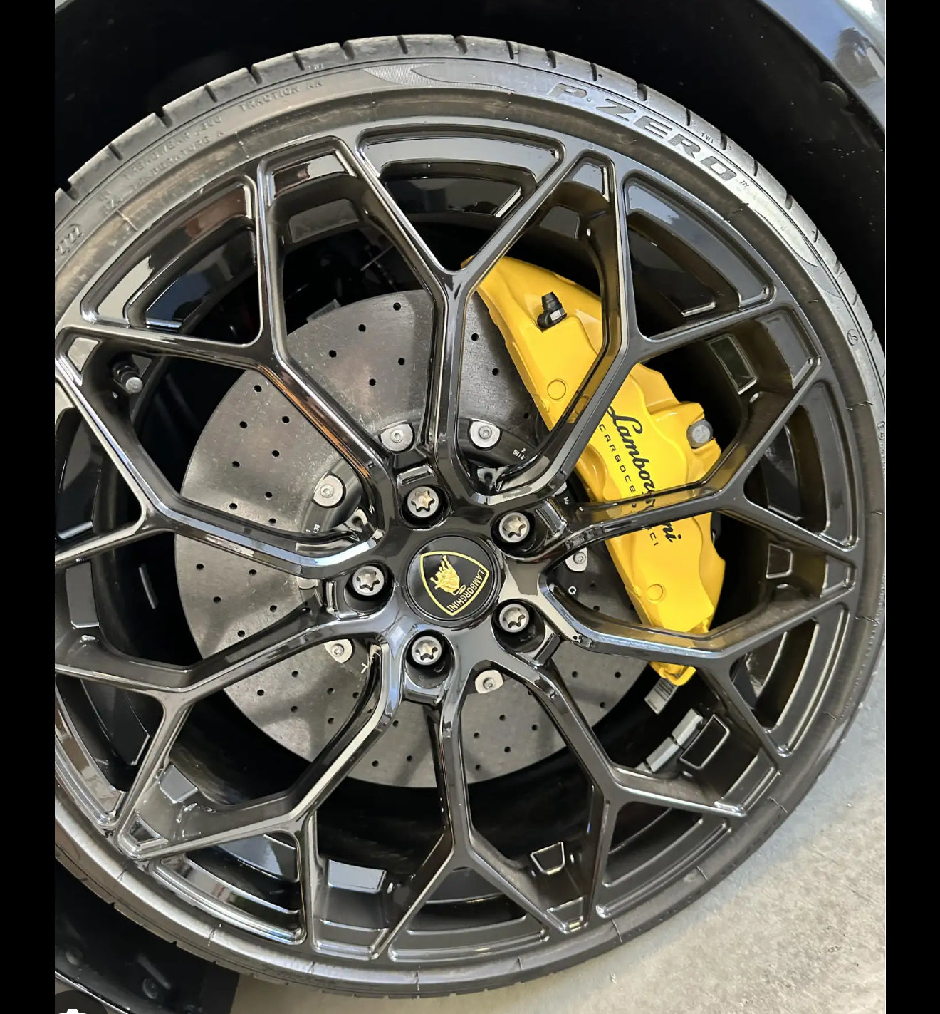 Lamborghini huracan carbon ceramic caliper powdercoat service